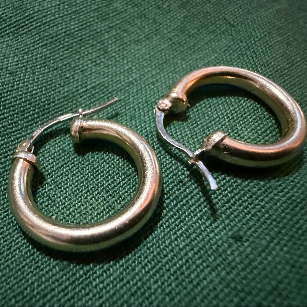 18k old gold Gold Hoop Earrings - Timeless Women's Jewelry - Picture 16 of 16